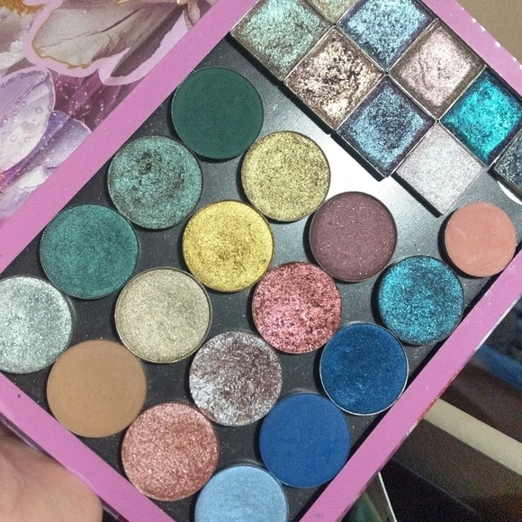 Meet your Posher, Afsah - Picture 2 of 5